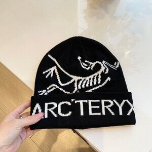 Brand new Arc'teryx knitted hat